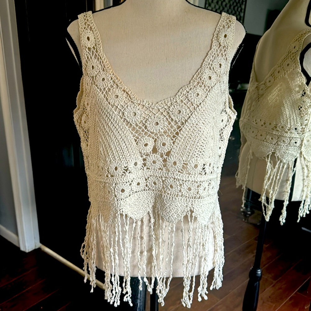 Lacey Fringe top 🤎